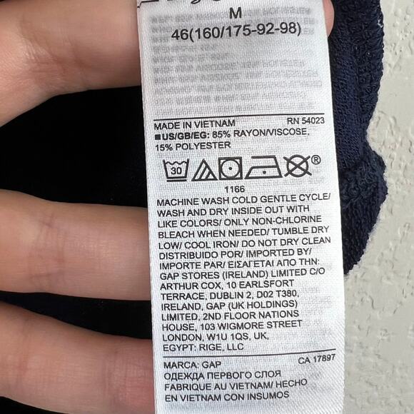 NWT GAP Reverse Terry Blue V-neck Top in Navy Uniform Size Medium Short Sleeves - Picture 6 of 6